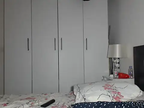 Snapshot of petite_danielle chatting on October 1, 2025, 11:00 pm petite danielle online show from October 1, 2025, 11:00 pm