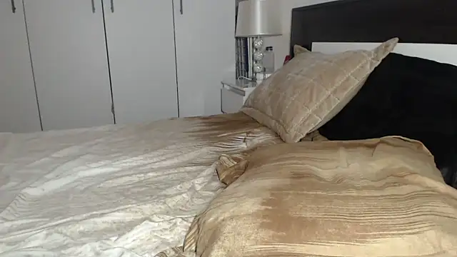 Snapshot of petite_danielle chatting on November 27, 2025, 8:55 pm petite danielle online show from November 27, 2025, 8:55 pm