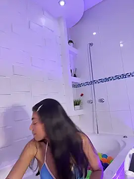 AlassiaHocthner online show from December 20, 2025, 12:01 pm