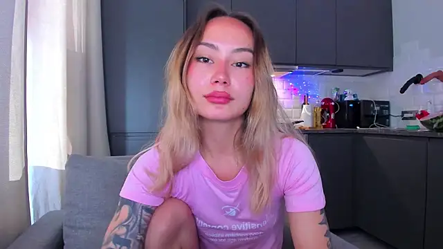 baobei03 online show from September 11, 2025, 9:42 am