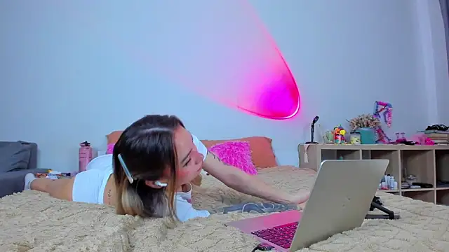 baobei03 online show from September 22, 2025, 7:10 am