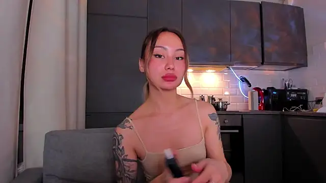 baobei03 online show from October 22, 2025, 5:02 pm