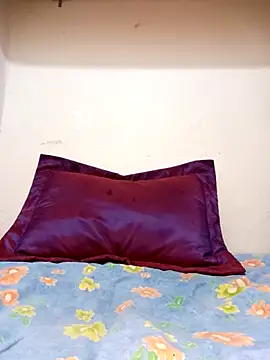 linalolo 12 online show from April 17, 2026, 9:18 pm