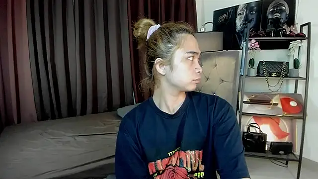 urfantasyhotbaby online show from November 7, 2025, 5:02 pm