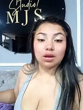 AbbieJoness   online show from November 19, 2025, 11:54 am