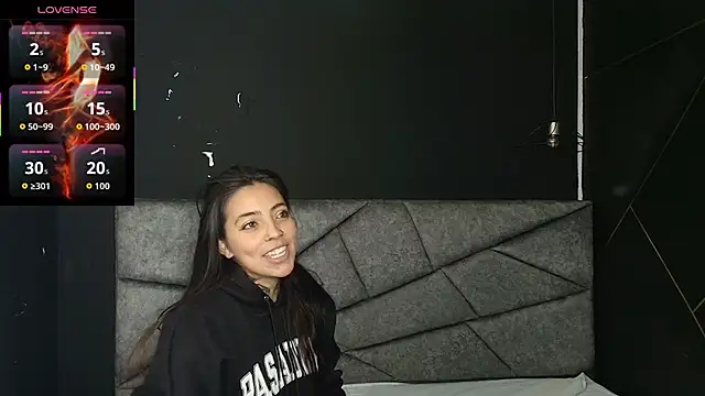 Snapshot of LiaMonroee_ chatting on October 26, 2025, 12:22 pm LiaMonroee online show from October 26, 2025, 12:22 pm