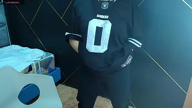 Snapshot of LiaMonroee_ chatting on November 11, 2025, 11:54 am LiaMonroee online show from November 11, 2025, 11:54 am