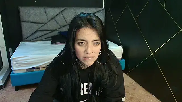 Snapshot of LiaMonroee_ chatting on November 21, 2025, 11:53 am LiaMonroee online show from November 21, 2025, 11:53 am