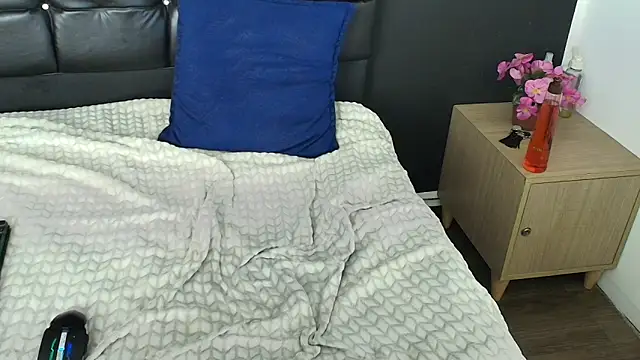 Snapshot of LiaMonroee_ chatting on January 5, 2026, 5:27 pm LiaMonroee online show from January 5, 2026, 5:27 pm