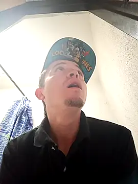 Loquendo2201 online show from October 12, 2025, 5:56 pm