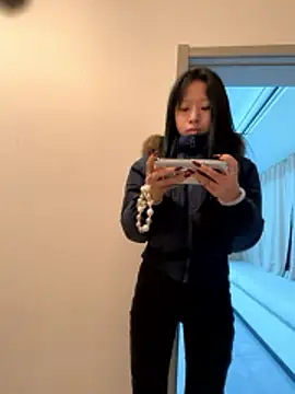 jingjing005 online show from January 18, 2026, 8:51 am