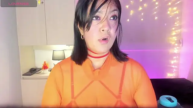 VickyRuiz  online show from May 11, 2026, 7:55 pm