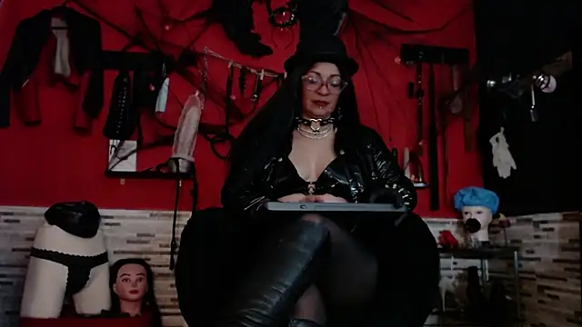 Miss Mirandaa online show from November 1, 2025, 4:14 am