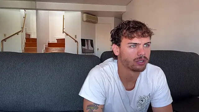 lenruy online show from February 8, 2026, 8:01 pm