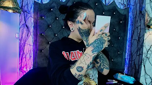 Zami Escobar of online show from September 17, 2025, 6:42 pm