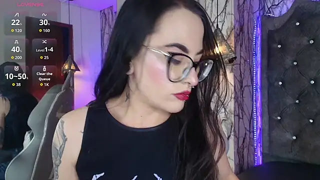 Zami Escobar of online show from October 7, 2025, 6:38 pm