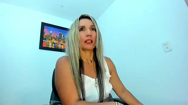 Ms lunaRose online show from October 18, 2025, 2:58 am