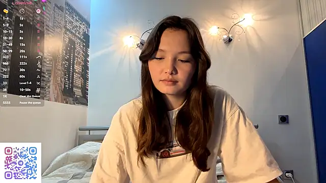 Snapshot of KiraVelvet chatting on September 18, 2025, 10:17 am KiraVelvet online show from September 18, 2025, 10:17 am