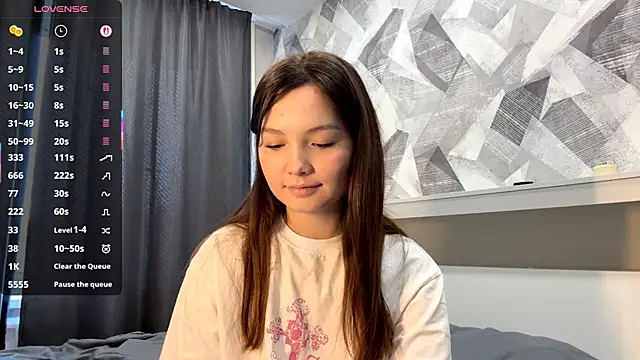 Snapshot of KiraVelvet chatting on October 11, 2025, 11:31 am KiraVelvet online show from October 11, 2025, 11:31 am