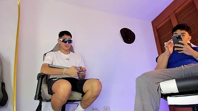 sotooliver3 online show from September 9, 2025, 9:03 pm