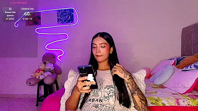 mia yireth online show from April 21, 2026, 2:26 am