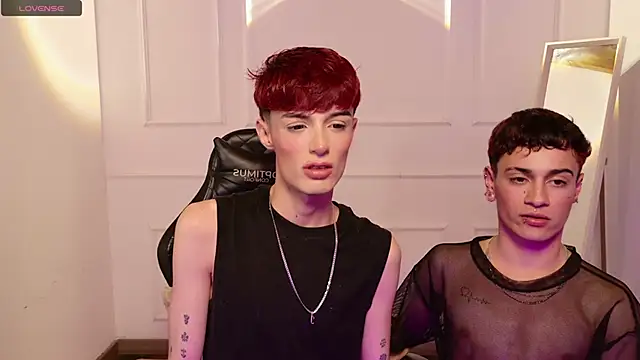 Snapshot of DougieXNova chatting on November 2, 2025, 4:37 am DougieXNova online show from November 2, 2025, 4:37 am