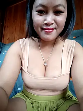 maycuc123 online show from October 6, 2025, 12:41 am