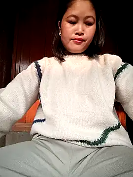 maycuc123 online show from January 13, 2026, 1:55 am