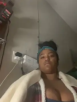 princesslivv online show from October 29, 2025, 8:27 am