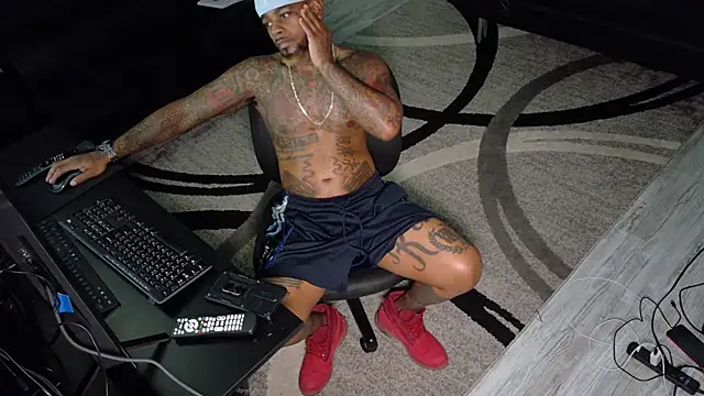 SLANGONDEMHOES online show from September 13, 2025, 6:51 pm