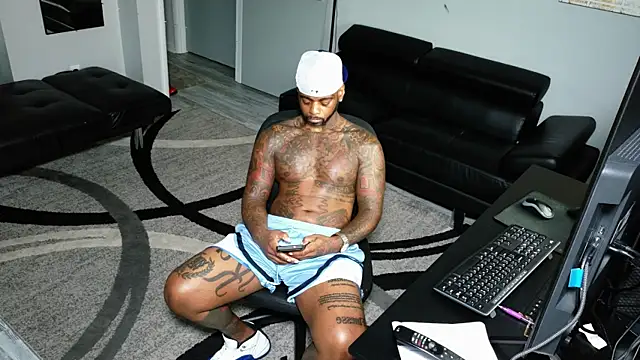 SLANGONDEMHOES online show from September 30, 2025, 10:04 pm