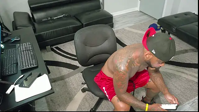 SLANGONDEMHOES online show from October 13, 2025, 4:07 pm