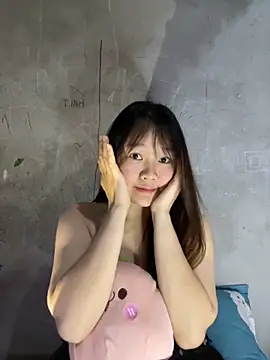 Hinne07 online show from December 5, 2025, 2:31 am