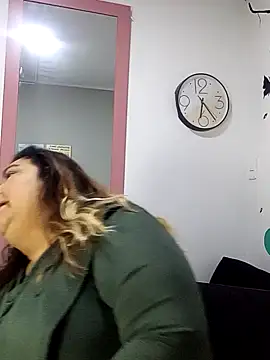 curvy diva  online show from September 16, 2025, 11:11 am