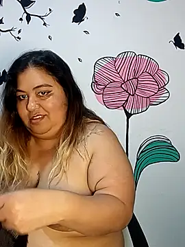 curvy diva  online show from September 17, 2025, 3:35 pm