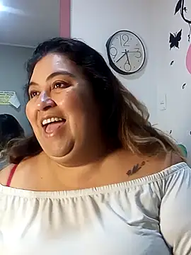 curvy diva  online show from November 9, 2025, 10:24 am