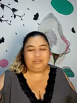 curvy diva  online show from December 1, 2025, 9:58 am