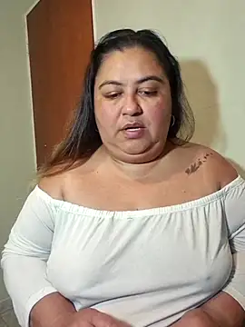 curvy diva  online show from March 28, 2026, 11:15 pm