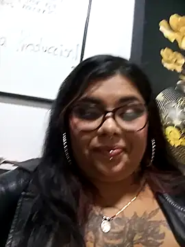 snow belle online show from October 22, 2025, 9:14 pm