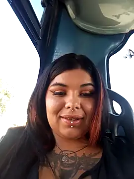 snow belle online show from October 24, 2025, 12:56 pm