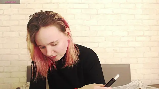 Ericha Stone online show from March 4, 2026, 8:09 am