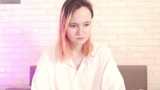 Ericha Stone online show from March 28, 2026, 1:49 am