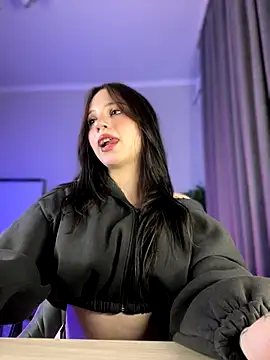 YourLittleDevil online show from September 21, 2025, 1:35 pm