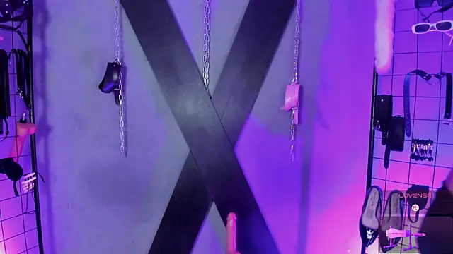 MissKara Ariana bdsm online show from December 5, 2025, 10:57 am