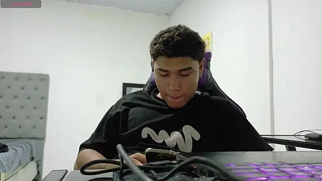 kenji azura1 online show from April 16, 2026, 3:29 am