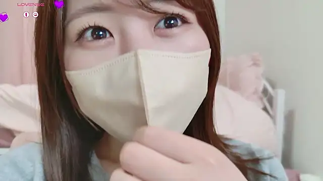 Haru chiii online show from April 18, 2026, 1:20 am