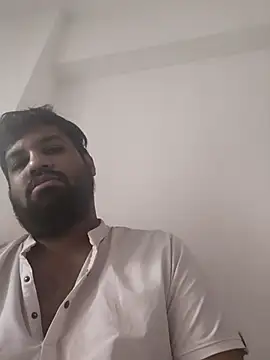 vinay smalldick online show from April 3, 2026, 1:14 am