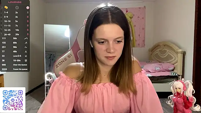 VibeQueenLucy online show from October 1, 2025, 3:18 pm