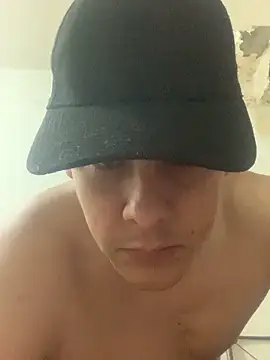 Snapshot of Andresm1122 chatting on November 17, 2025, 12:44 pm Andresm1122 online show from November 17, 2025, 12:44 pm