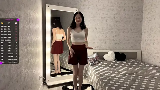 FakeLamb online show from October 18, 2025, 9:04 pm